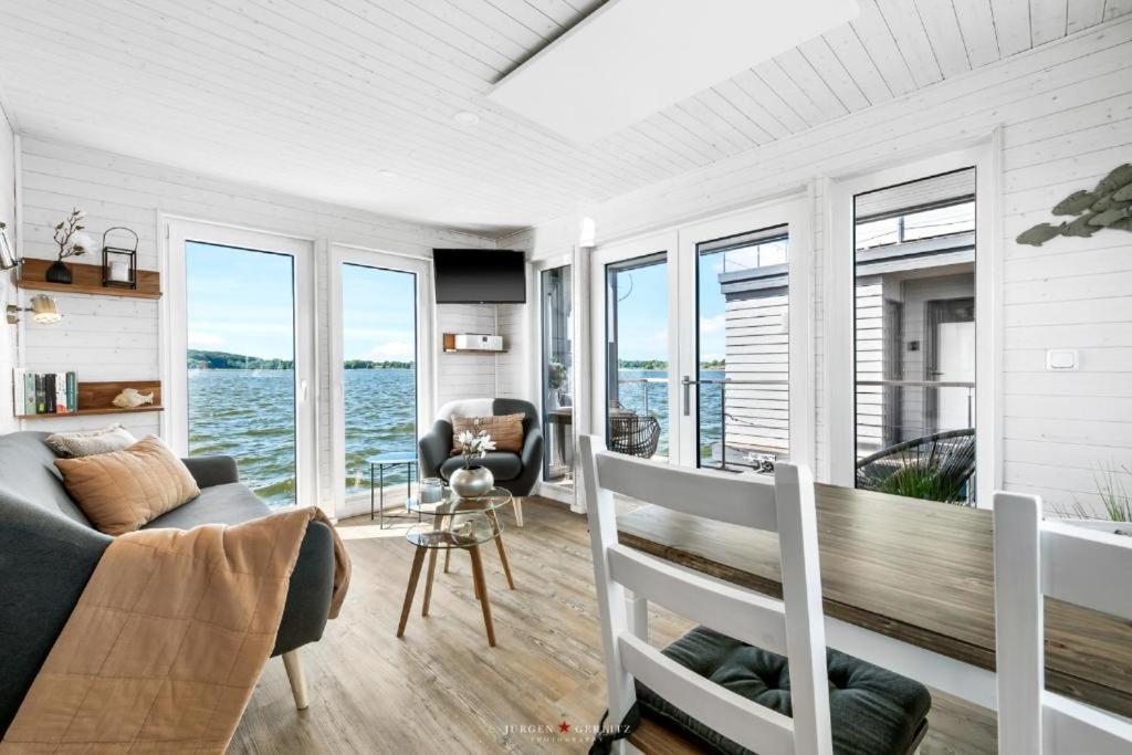 Hausboot Gluecksmomente Mit Dachterrasse In Schleswig Am Ostseefjord Schlei Exterior photo